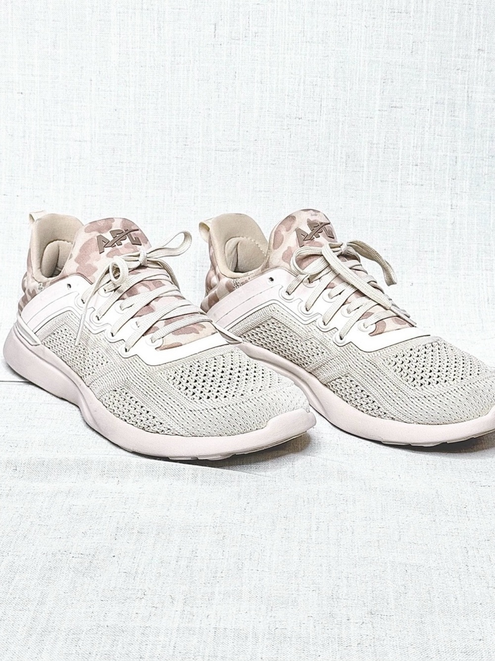 APL TechLoom Tracer Knit Sneakers Beach Almond Leopard Size 7